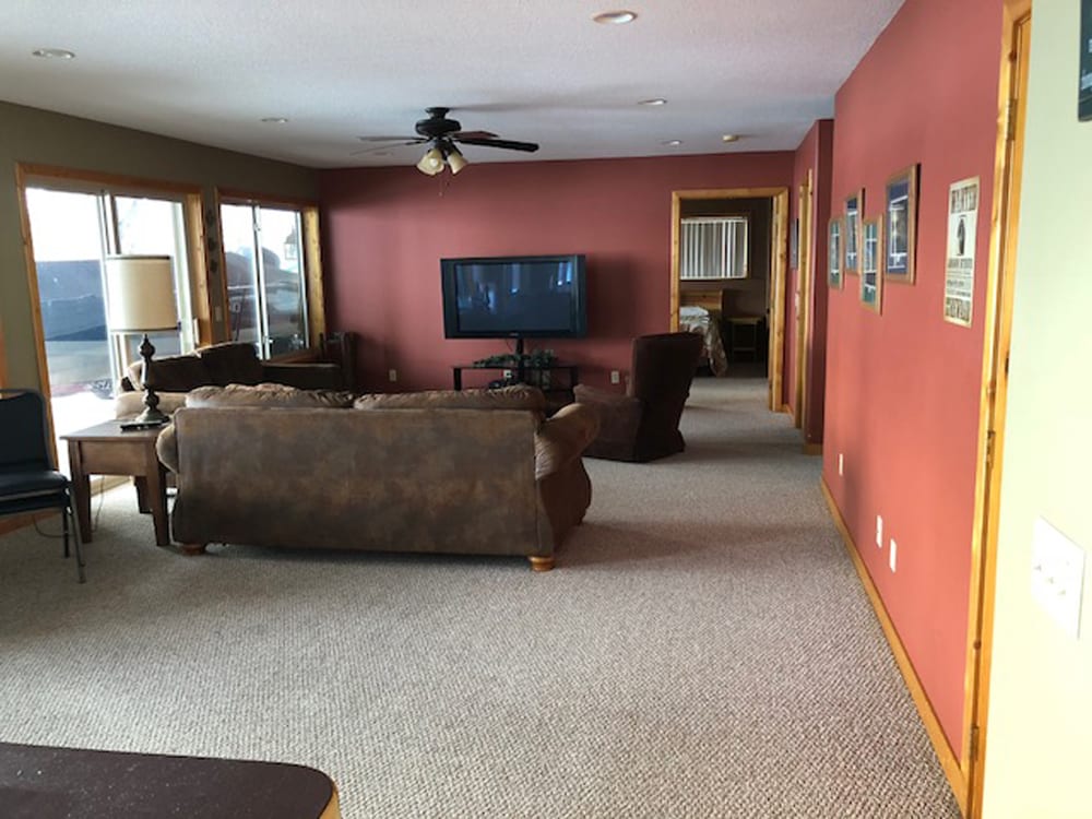 Maple Cabin living room
